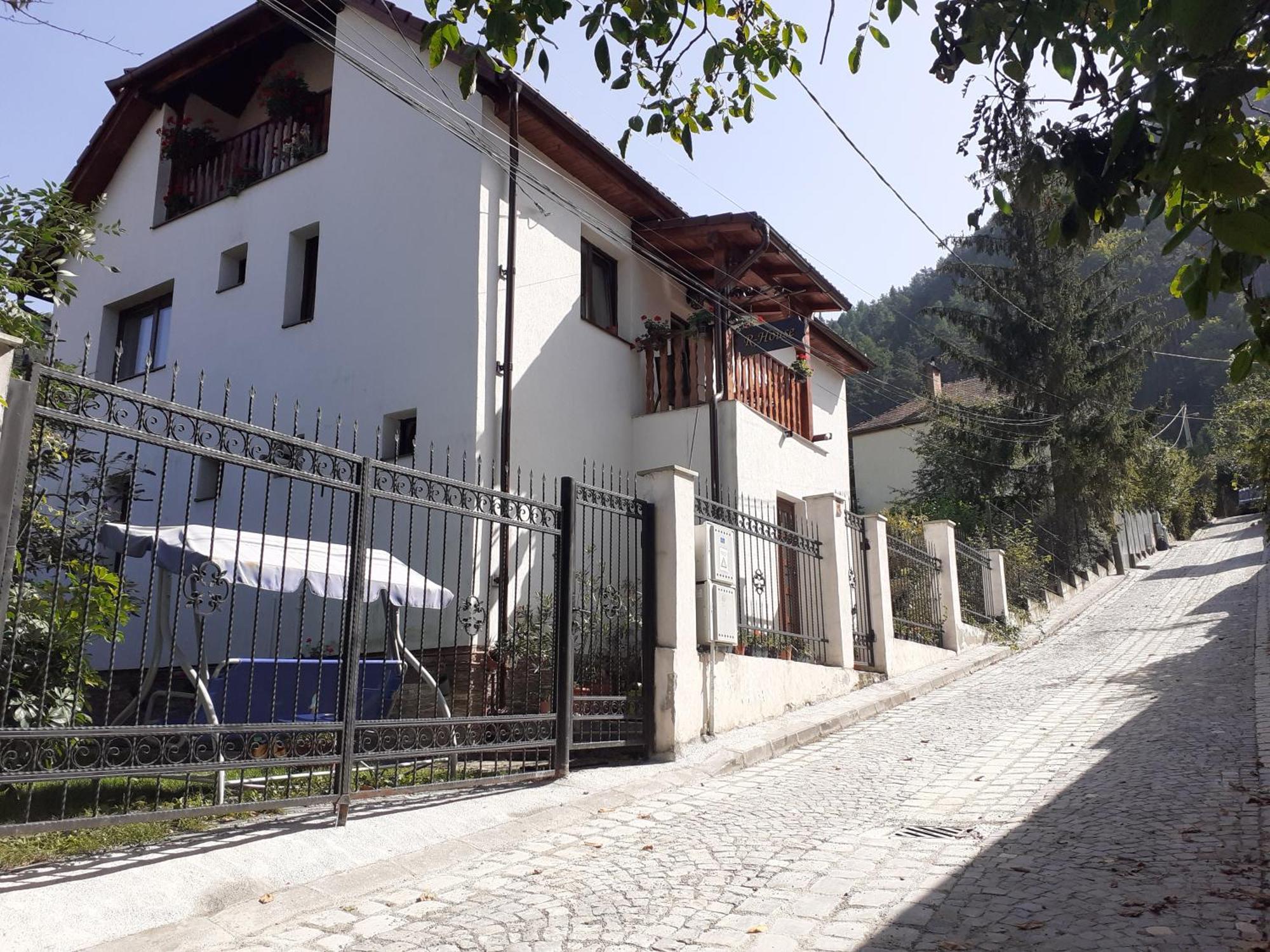 R-House Appartement Braşov Buitenkant foto