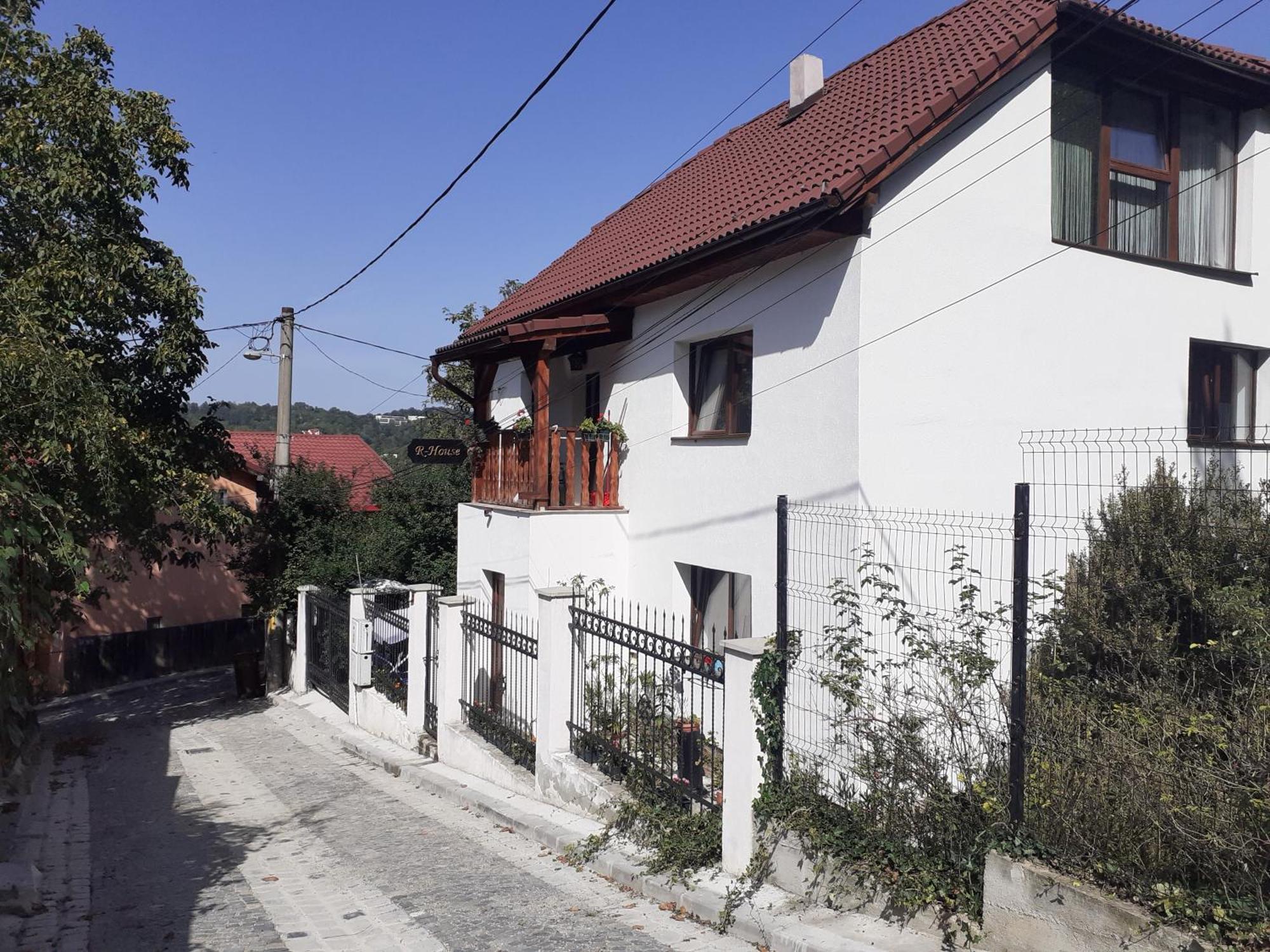 R-House Appartement Braşov Buitenkant foto