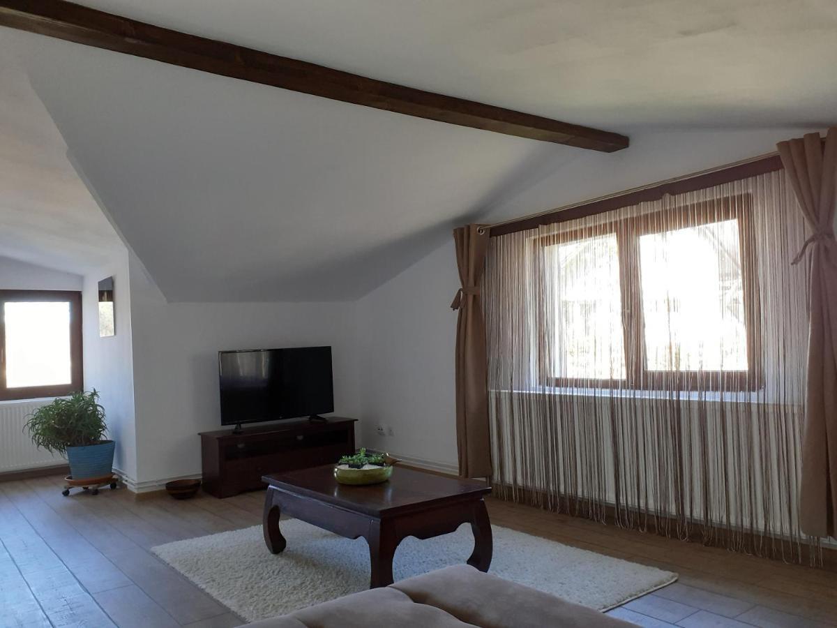 R-House Appartement Braşov Buitenkant foto