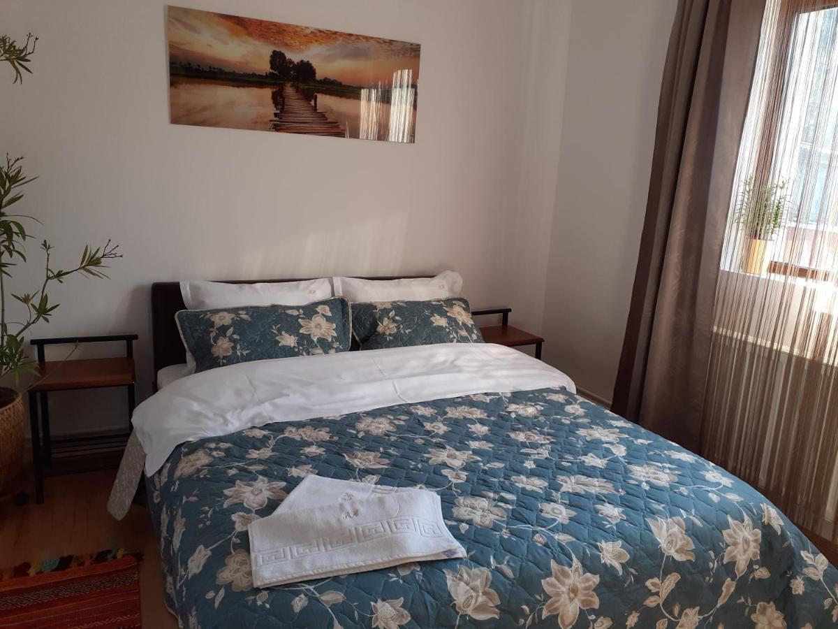 R-House Appartement Braşov Buitenkant foto